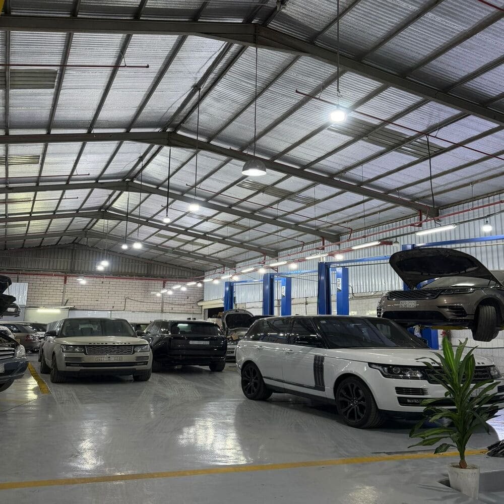 Rangespeedksa.com-workshops-land-rover-range-rover-jaguar-repair-and-maintenance-and-spare-parts-in-riyadh_مركز-رنج-بالصناعية-القديمة-لصيانة-السيارات (3)